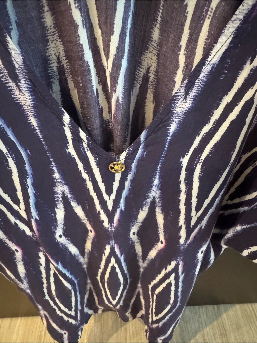 Vix Coverup Chetah Print, Diamond pattern with V-Neck, light fabric,striking,M.